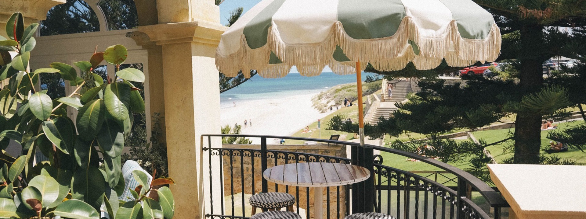 IO-beach-banner